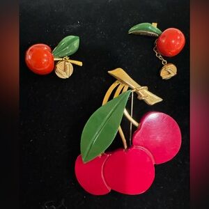 VALENTINO MADE IN ITALY. This is a pin and cufflink set.